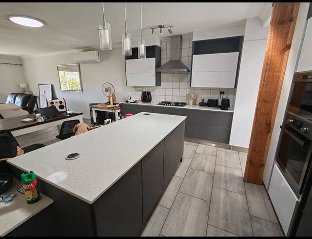 3 BEDROOM SIMPLEX FOR SALE IN WATERKLOOF HEIGHTS